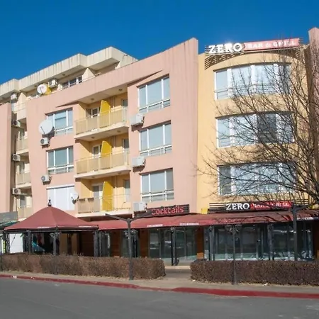 Apartment Spacious Family Friendly - 5 Min From The Beach!